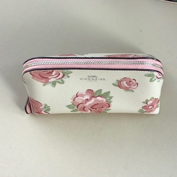 NWT Coach Cosmetic Case - Picture 1 of 6